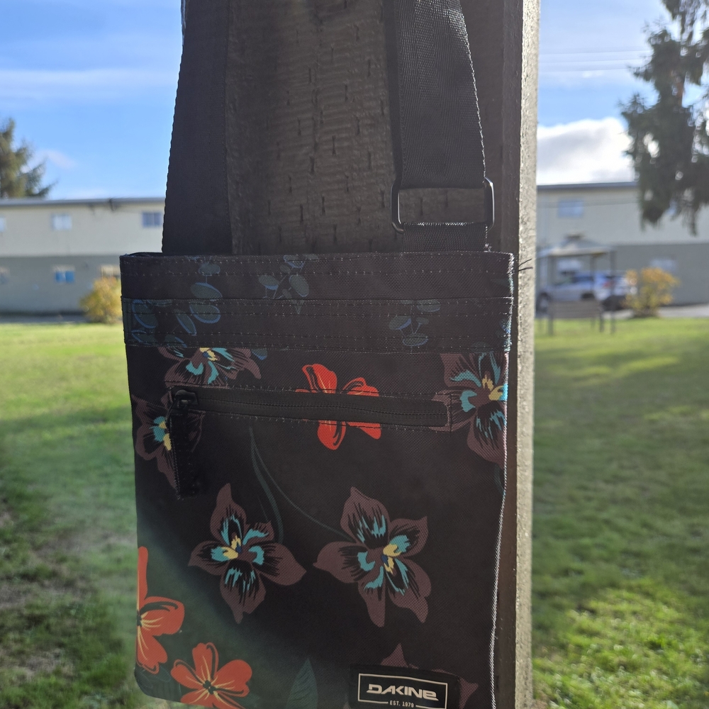 Dakine Crossbody